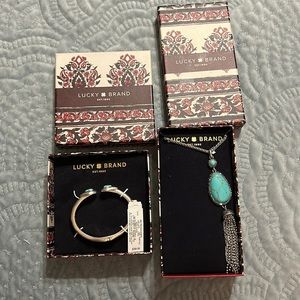 Necklace & bracelet set